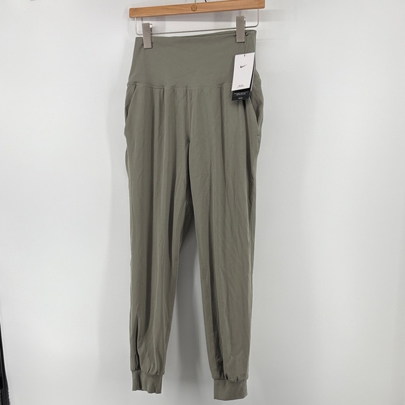 Nike zenvy  Sage Green Athletic Pants - Picture 1 of 10